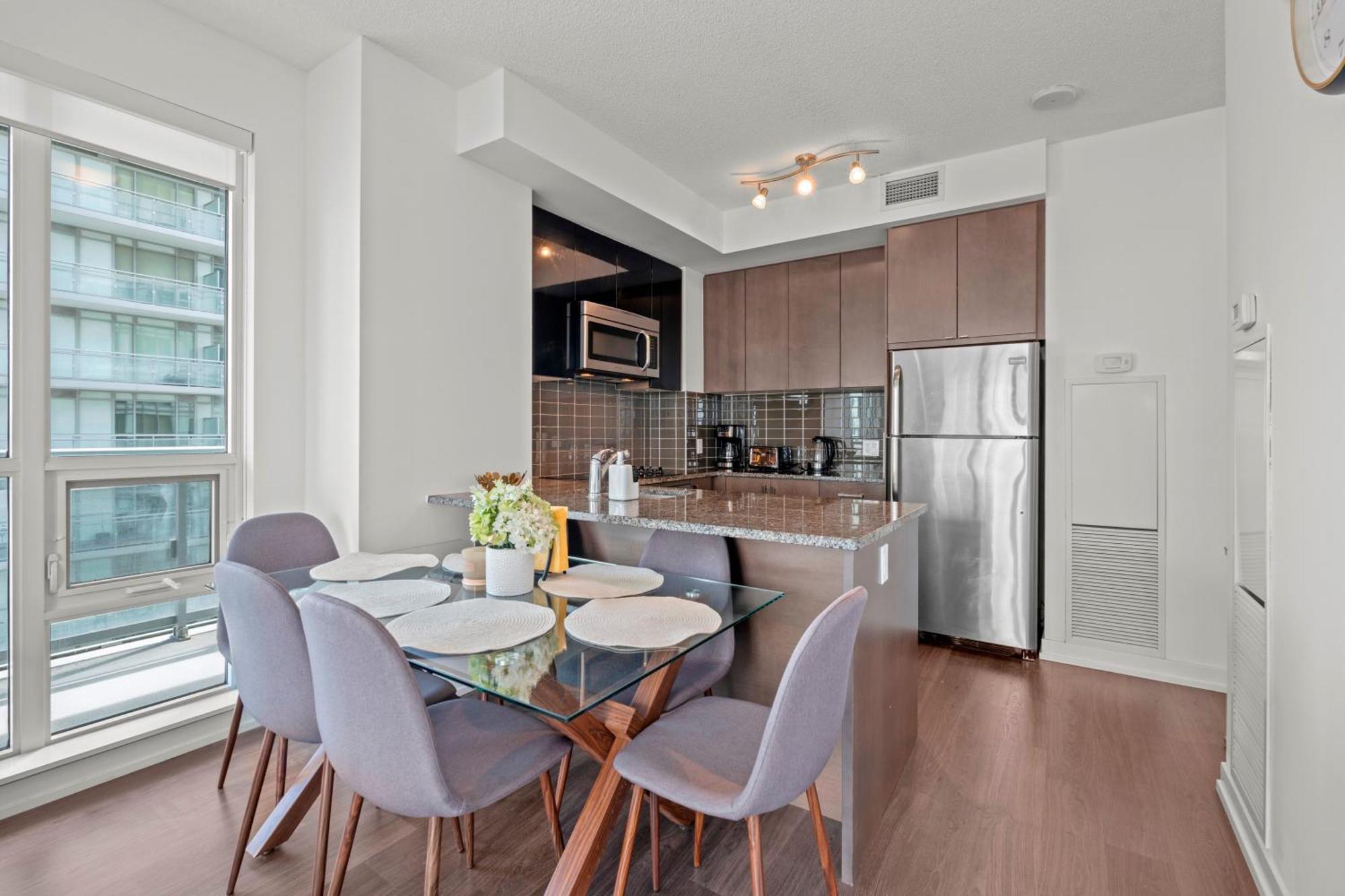 Modern Dunfield Ave Condos By Globalstay Toronto Dış mekan fotoğraf